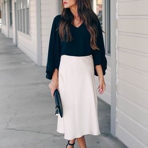 Brand new! Rita satin midi skirt size small